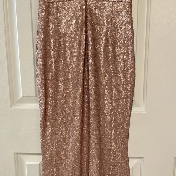 Elegant Pink Sequin Gown in Size XS for Formal Occasions - Picture 6 of 10